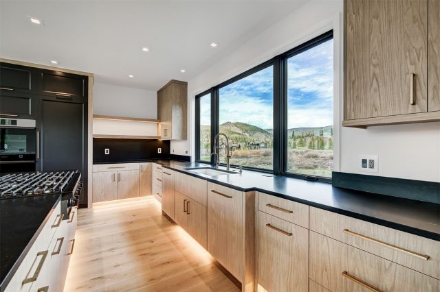 Home in Highlands At Breck-highlands Park S, Breckenridge, CO — photo 4 (MLS S1068262)
