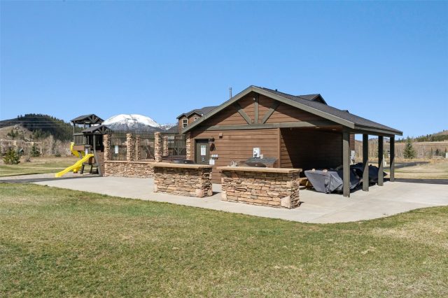 74 Doe Drive 74 photo 39
