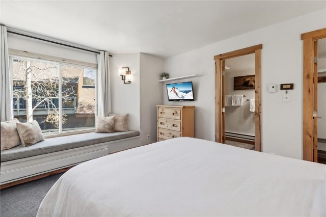 423 Wild Irishman Road 1012 photo 15