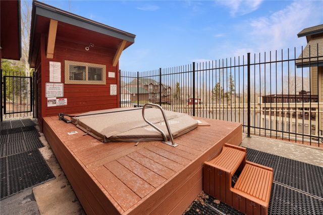 140 Wildernest Court 202 photo 28