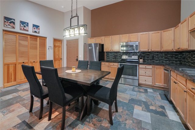 140 Wildernest Court 202 photo 29