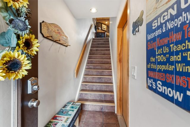 722 Meadow Creek Drive E photo 20
