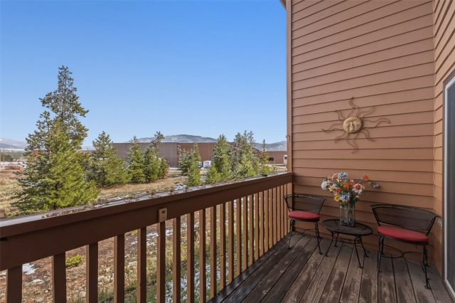 722 Meadow Creek Drive E photo 24