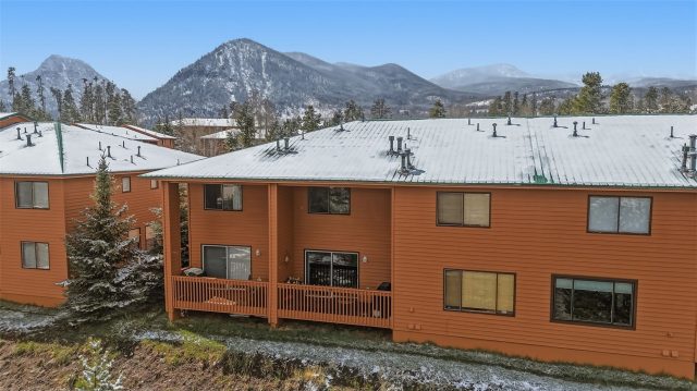 722 Meadow Creek Drive E photo 26