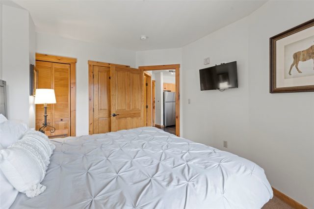 150 Dercum Square 8502 photo 24