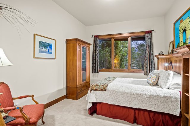 229 Highlands Drive photo 41