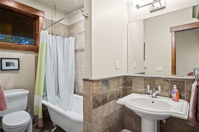 229 Highlands Drive photo 43