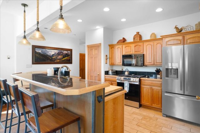 1871 Peregrine Lane photo 11