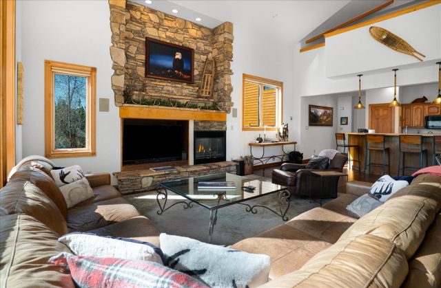 Duplex in Eagles Nest Sub, Silverthorne — photo 4 Duplex in Eagles Nest Sub, Silverthorne, CO — photo 4 (MLS S1068371)