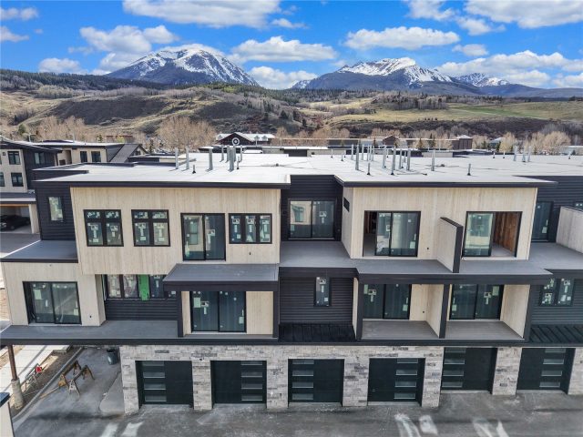740 Blue River Parkway E11 photo 40