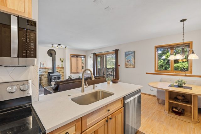 875 Four O Clock Road D3 photo 19