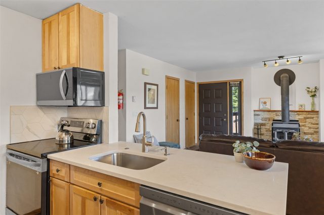 875 Four O Clock Road D3 photo 20