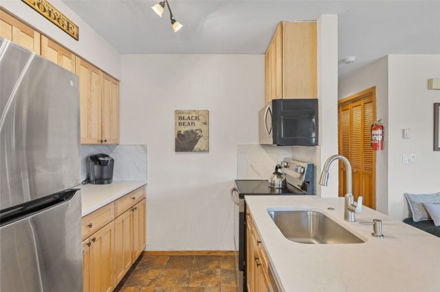 875 Four O Clock Road D3 photo 21