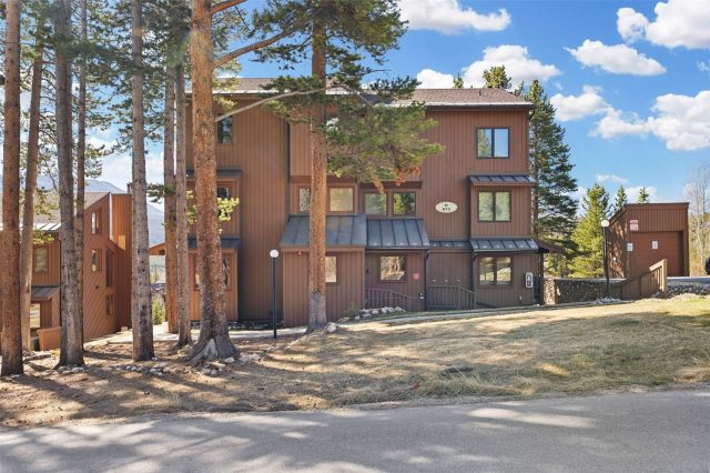 875 Four O Clock Road D3 photo 41