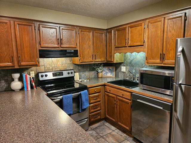 Condo in Dillon Valley East Condo, Dillon, CO — photo 5 (MLS S1068394)