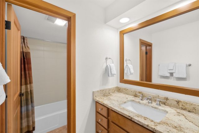 240 Tennis Club Road 1665 photo 16