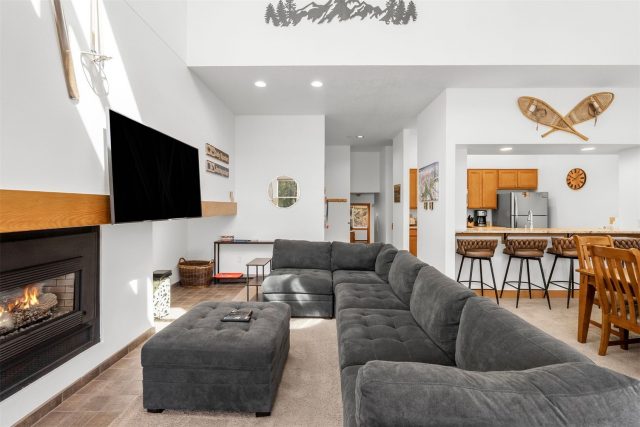 240 Tennis Club Road 1665 photo 8