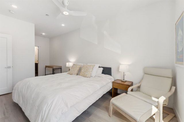 930 Blue River Parkway 625 photo 17