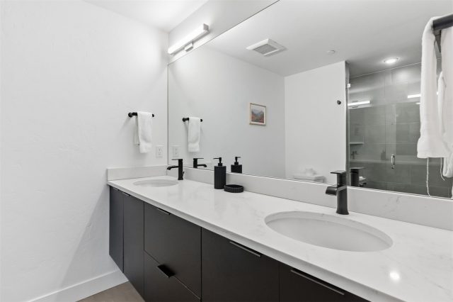 930 Blue River Parkway 625 photo 21