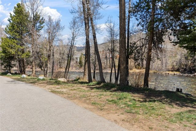 930 Blue River Parkway 625 photo 36