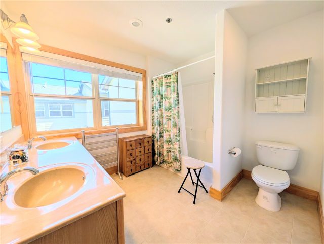 135 Main Street 215 photo 36