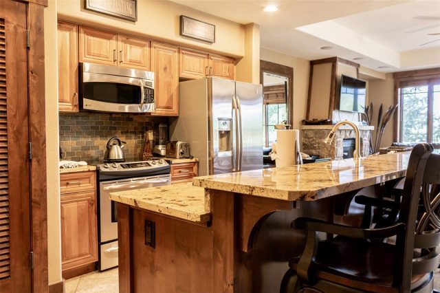 Condo in Crystal Peak Lodge Condos, Breckenridge, CO — photo 5 (MLS S1068442)
