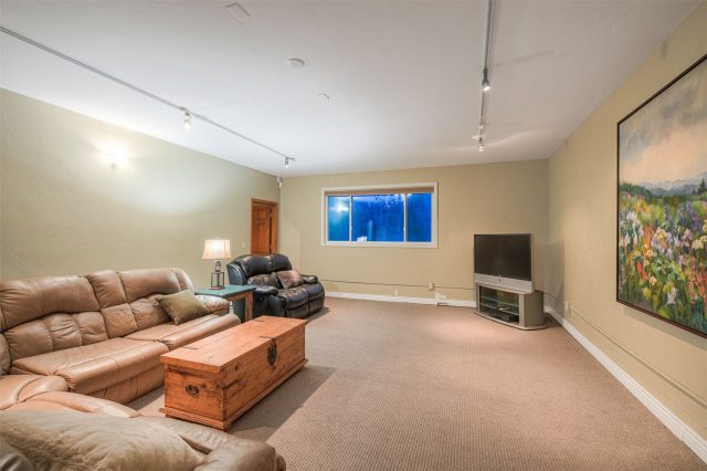 396 Hamilton Creek Road photo 20