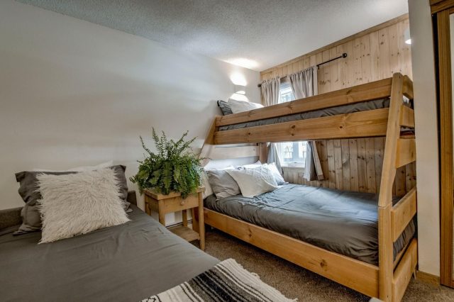 1075 Ski Hill Road 46 photo 19