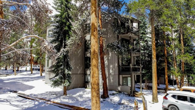 1075 Ski Hill Road 46 photo 40