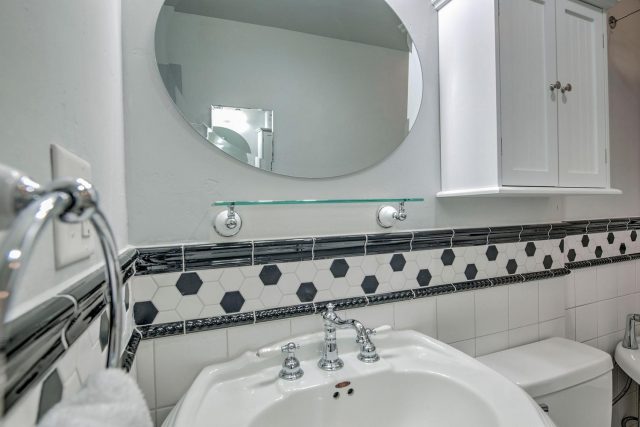 250 Cove Boulevard 3 photo 22