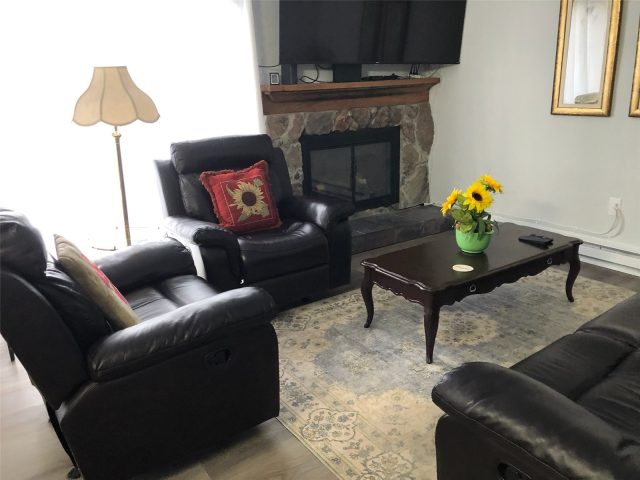 250 Cove Boulevard 3 photo 9