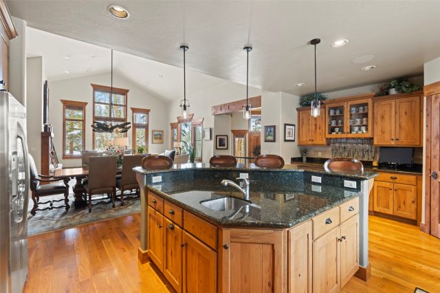 338 Fairways Drive photo 12