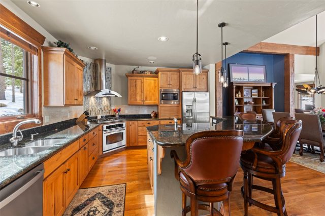 338 Fairways Drive photo 14