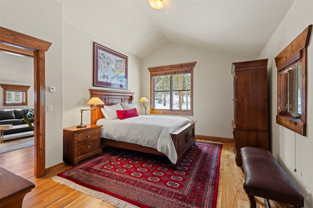 338 Fairways Drive photo 19