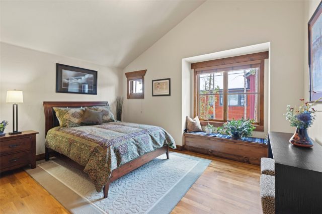 338 Fairways Drive photo 20