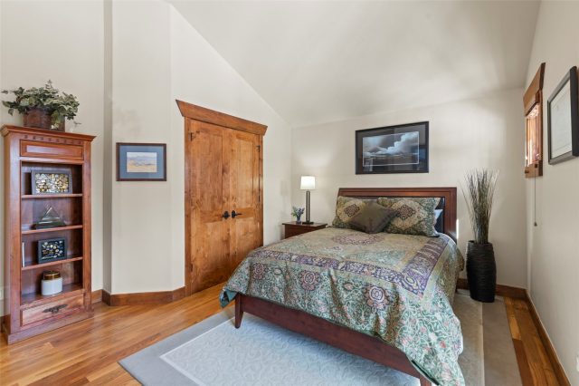 338 Fairways Drive photo 21