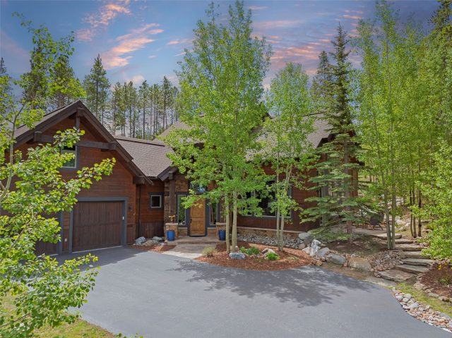 338 Fairways Drive photo 27