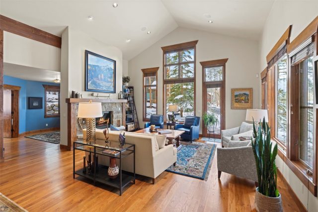 338 Fairways Drive photo 8