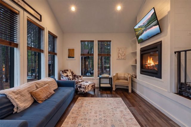 293 Regal Circle photo 12