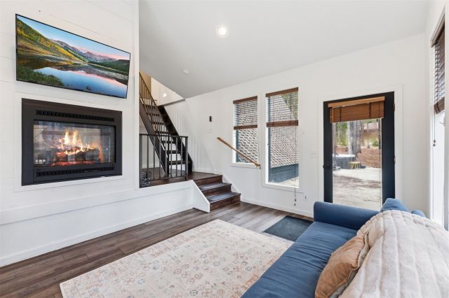 293 Regal Circle photo 14