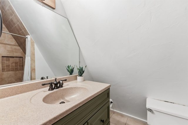 293 Regal Circle photo 22