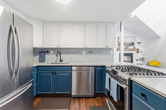 293 Regal Circle photo 8