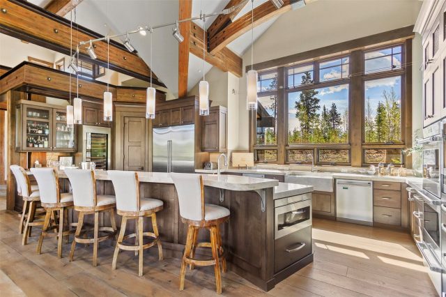 584 Peerless Drive photo 14