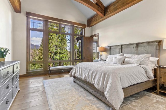 584 Peerless Drive photo 21