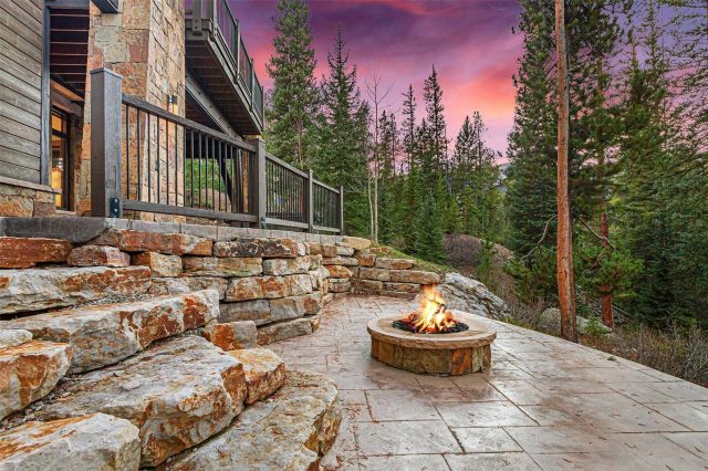 584 Peerless Drive photo 31
