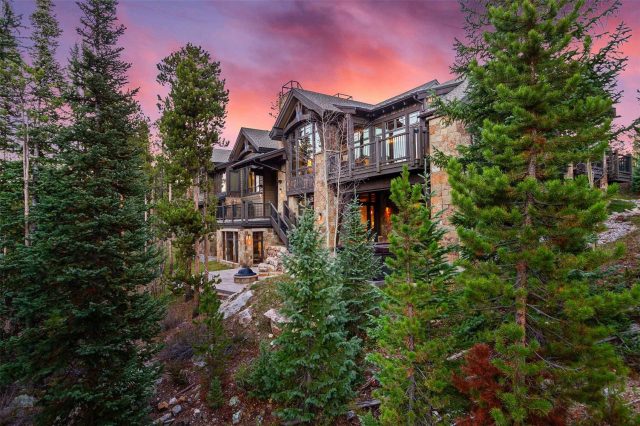584 Peerless Drive photo 32