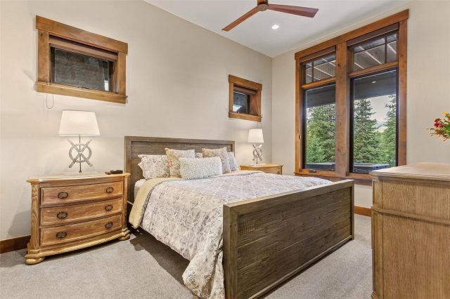 584 Peerless Drive photo 35
