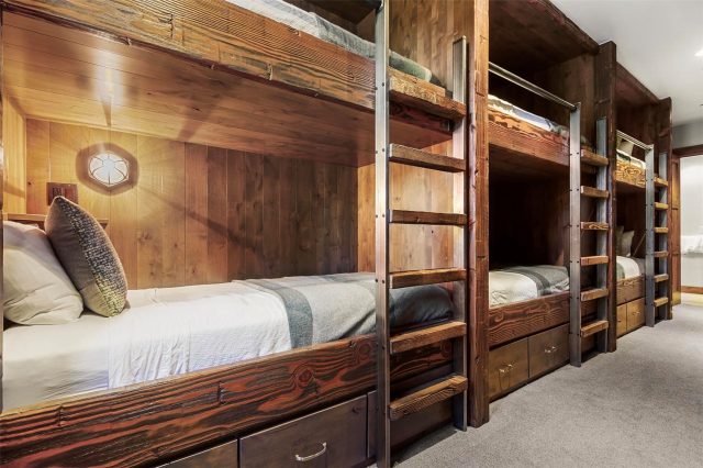 584 Peerless Drive photo 41