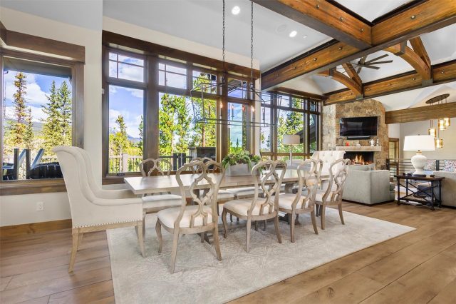 584 Peerless Drive photo 8