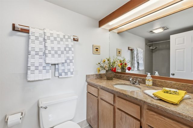 30 Tennis Club Road 1608 photo 10